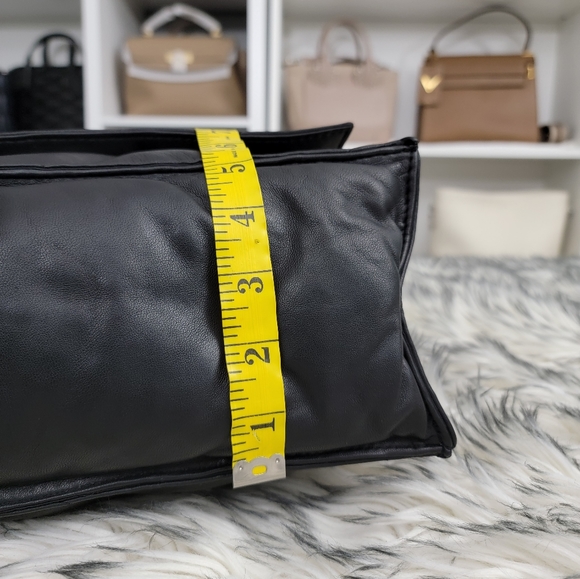 NWT Stylism Denmark Diagonal Quilted Pillow Hourglass Crush Chain Shoulder Bag - Picture 3 of 7